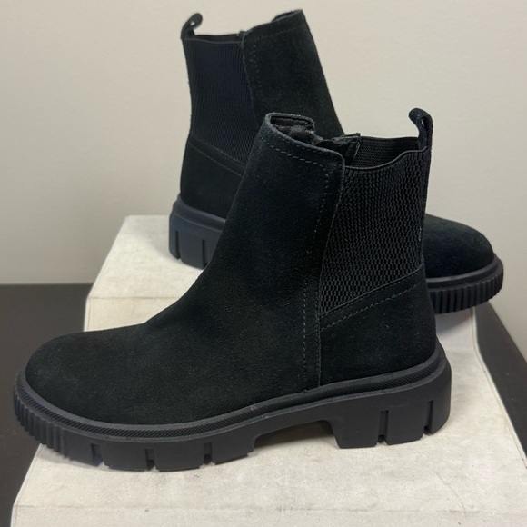 Blondo Women's Bandit Waterproof Fashion Boot,size 6, NWOT, black suede - Picture 4 of 12